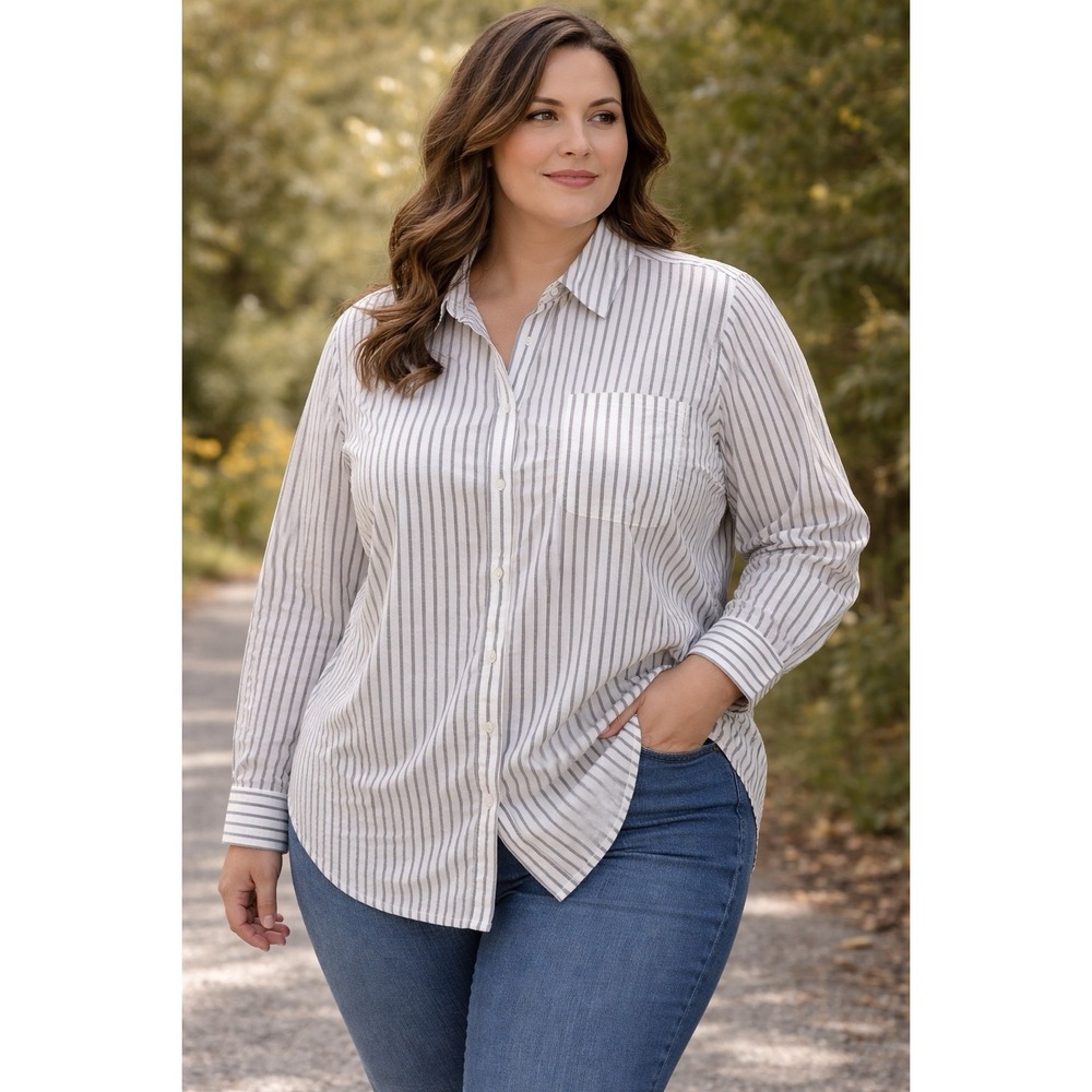 Torrid Striped Button Down Shirt Womens Size 1 Long‎ Sleeve White And Gray